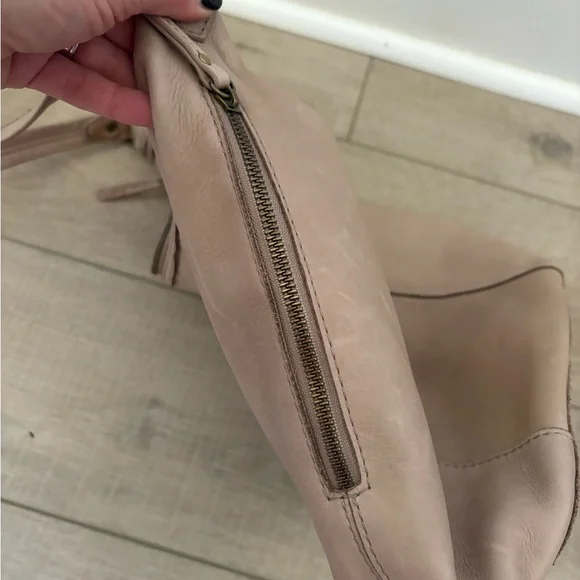 American Leather Company Tan Hobo Shoulder Bag - Picture 5 of 9